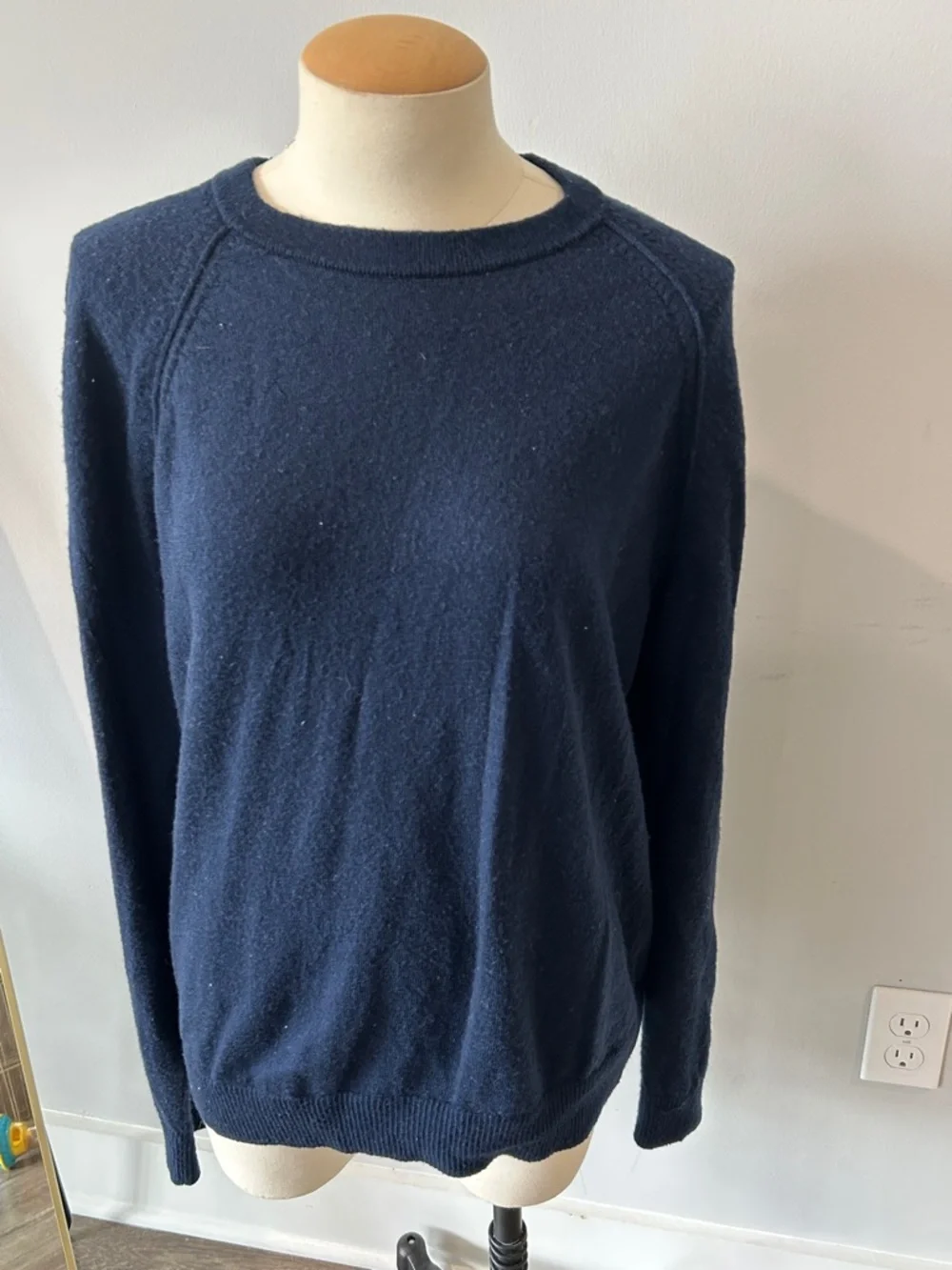 Banana‎ Republic Men's Navy Crewneck Sweater - Classic Knit